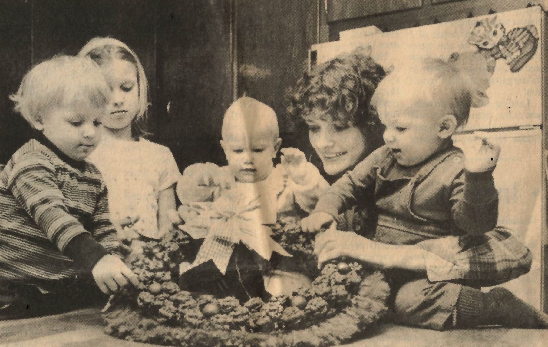 1981: Christmas crafts